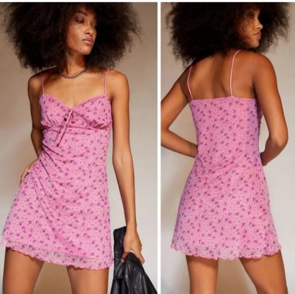 URBAN OUTFITTERS Elodie Mesh Printed Mini Dress Size XS Pink Floral